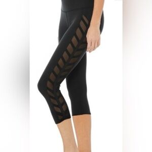 ALO Yoga Capri High Rise Black Mesh Criss Cross Side Panel Leggings